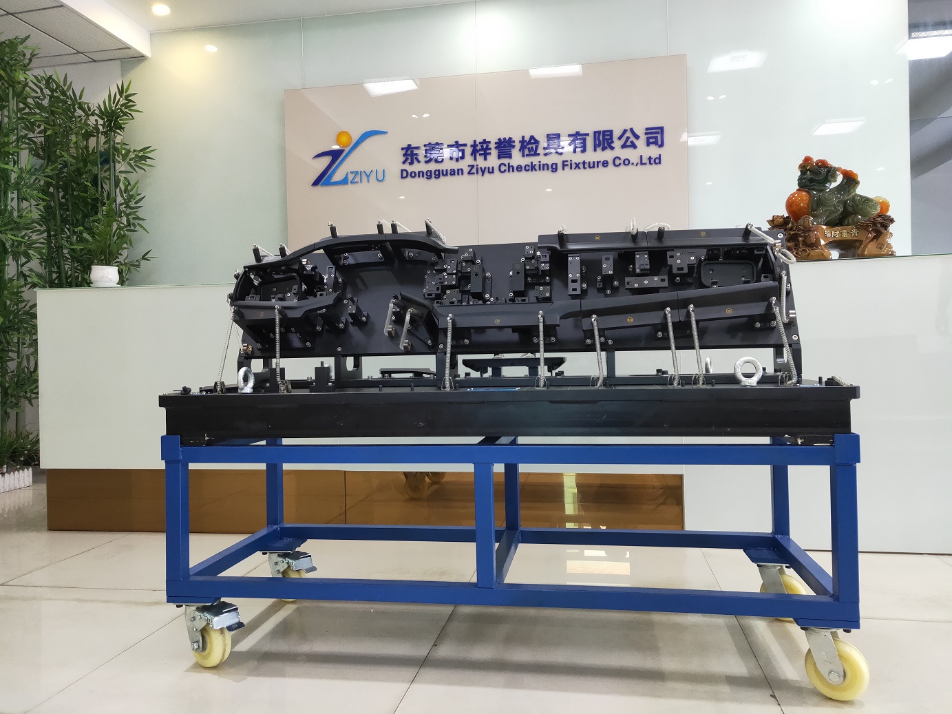 High-end product checking fixture