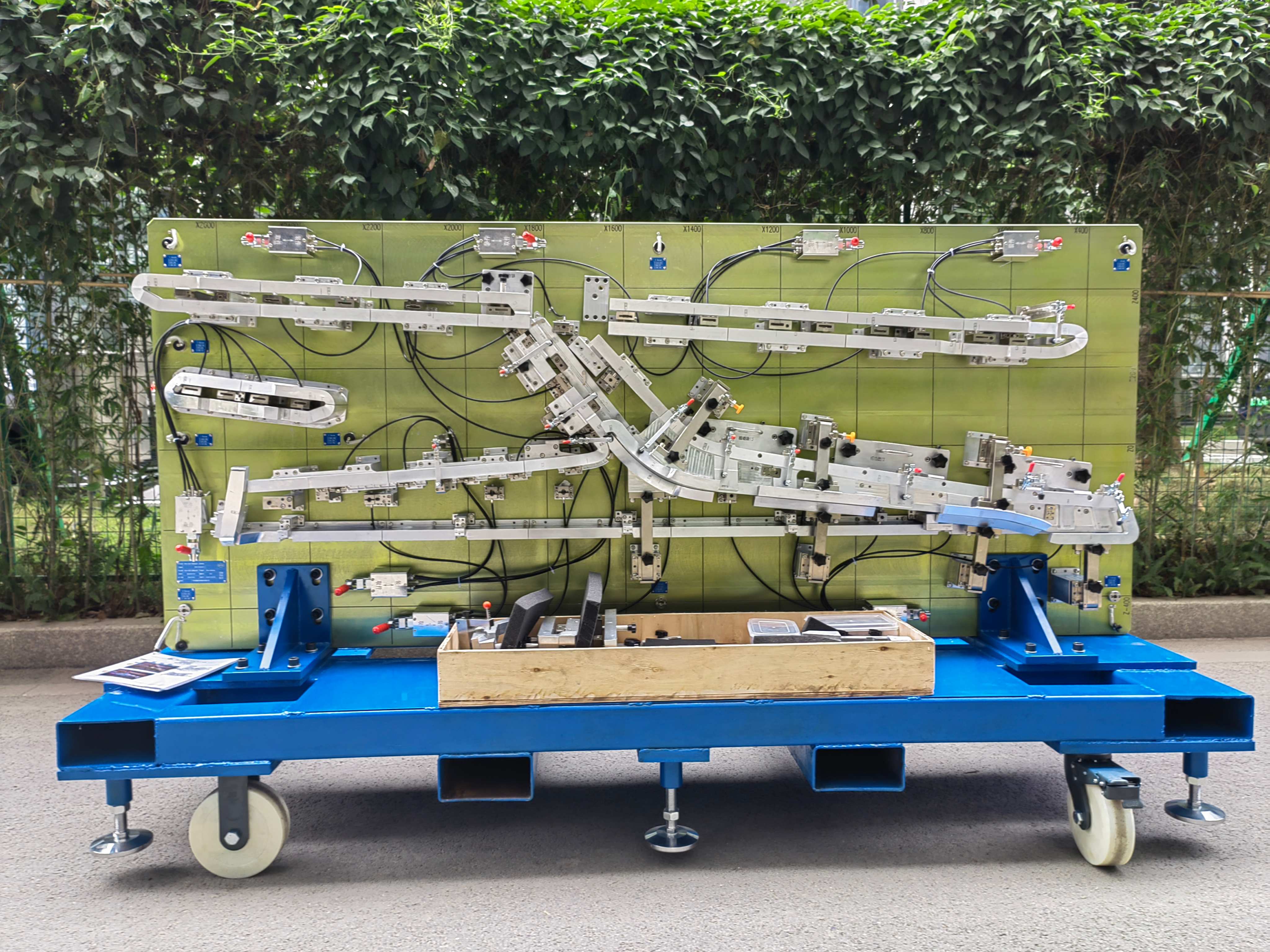 High-end product checking fixture