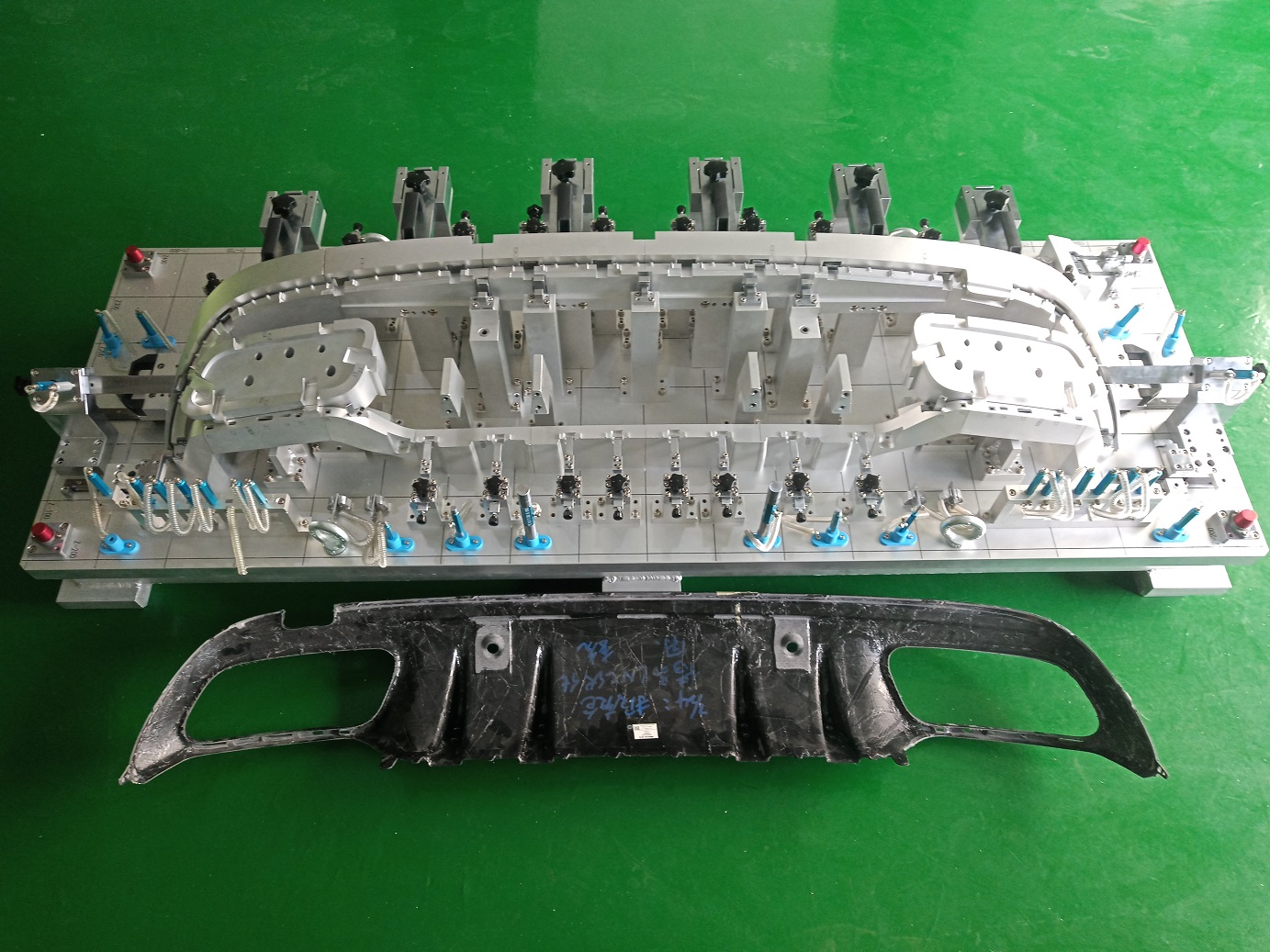 High-end product checking fixture1